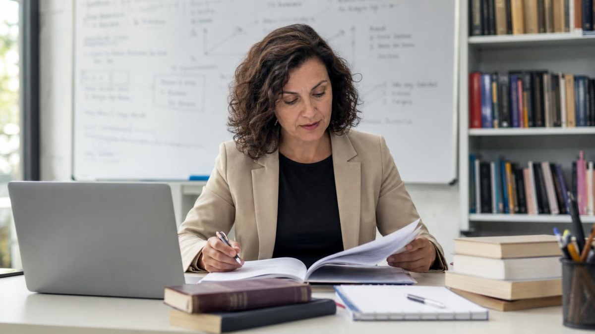Imagem do curso Linguística Aplicada à Educação - Pós-graduação